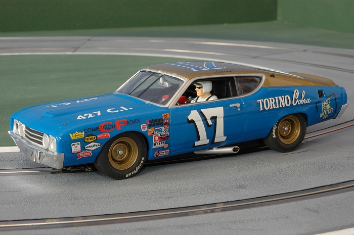 carreraFordTorino03.jpg